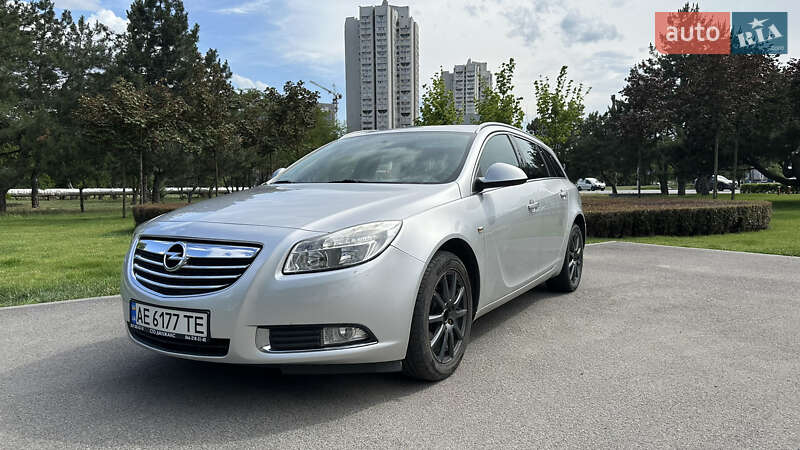 Універсал Opel Insignia 2009 в Дніпрі