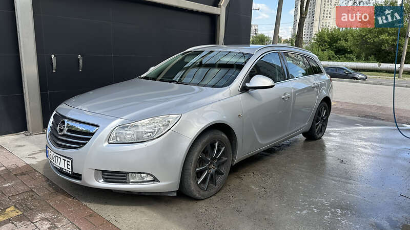 Універсал Opel Insignia 2009 в Дніпрі