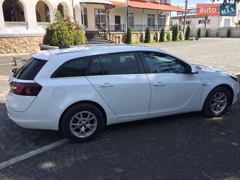 Універсал Opel Insignia 2016 в Золочеві