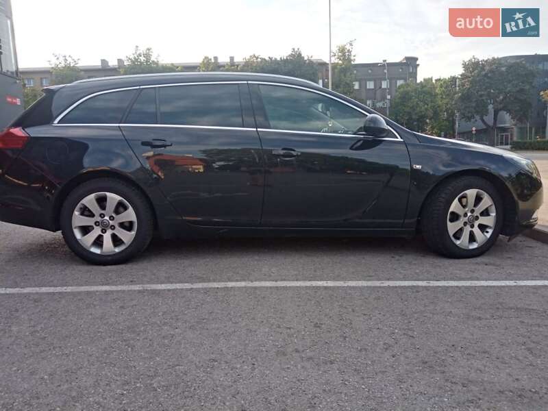 Універсал Opel Insignia 2011 в Почаєві