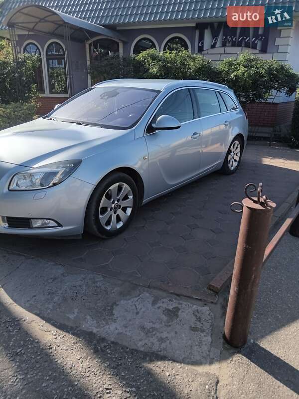 Универсал Opel Insignia 2012 в Раздельной