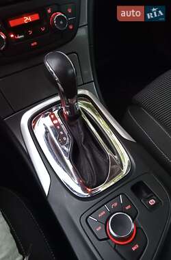 Універсал Opel Insignia 2012 в 