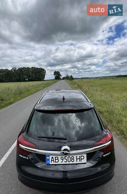 Универсал Opel Insignia 2015 в 