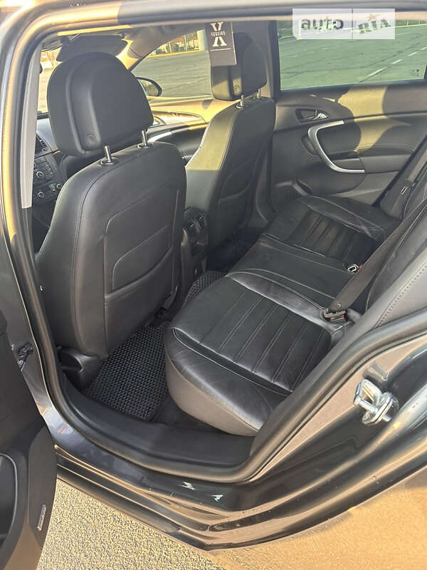 Універсал Opel Insignia 2011 в Запоріжжі
