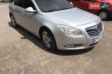 Седан Opel Insignia 2010 в Буську