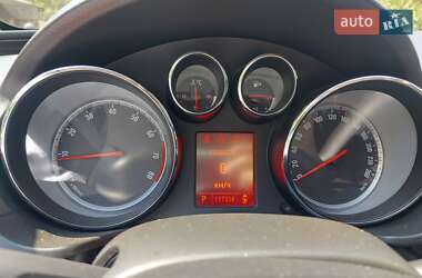 Универсал Opel Insignia 2011 в 