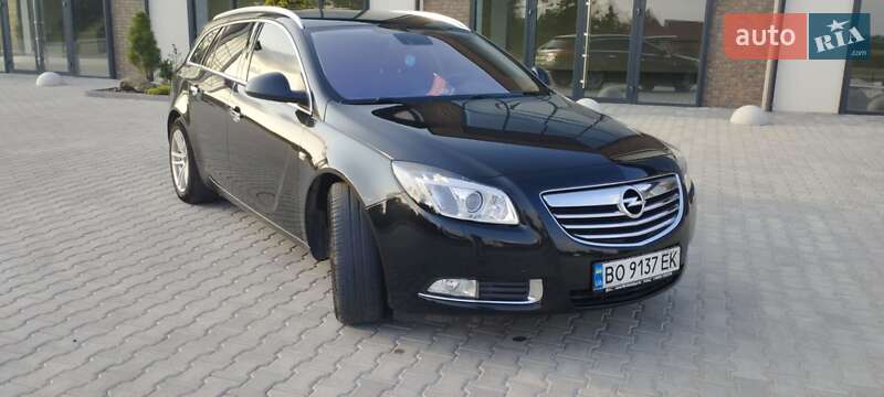 Універсал Opel Insignia 2013 в Тернополі