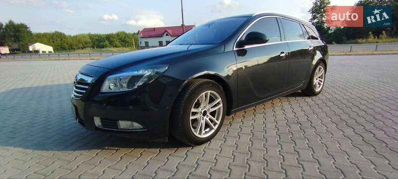 Універсал Opel Insignia 2013 в Тернополі
