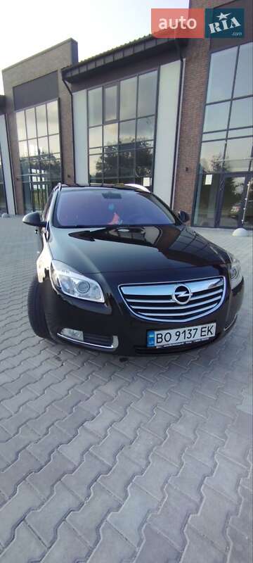 Універсал Opel Insignia 2013 в Тернополі