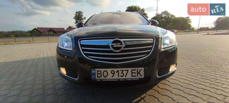 Універсал Opel Insignia 2013 в Тернополі