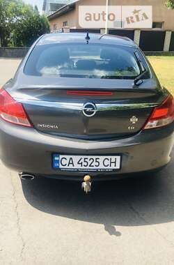 Ліфтбек Opel Insignia 2010 в Умані