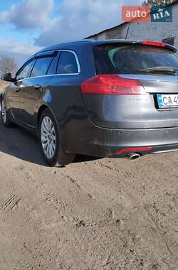 Универсал Opel Insignia 2010 в 