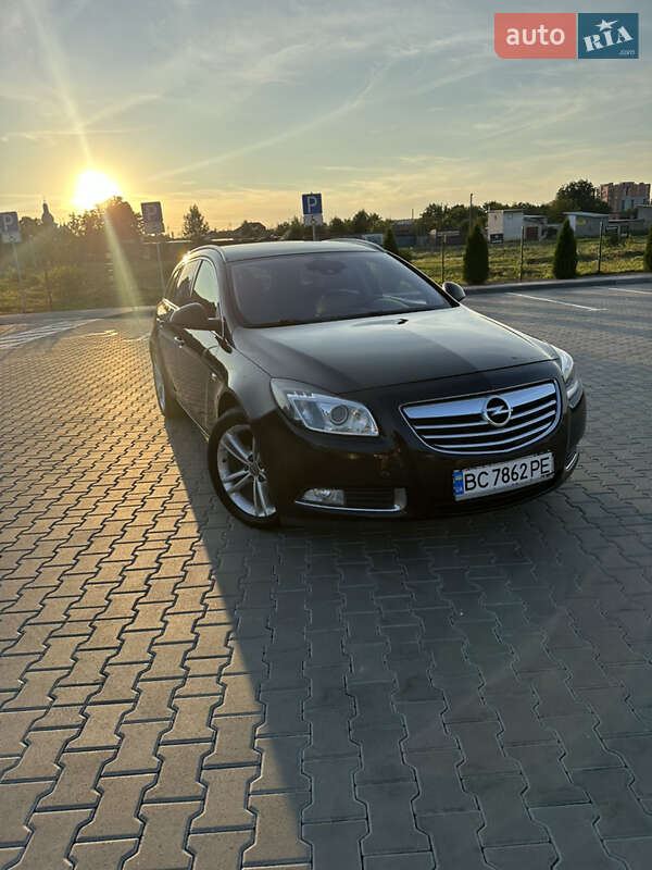 Универсал Opel Insignia 2009 в 