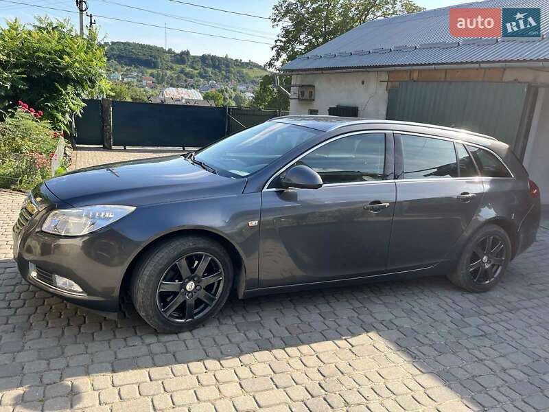 Универсал Opel Insignia 2010 в Львове