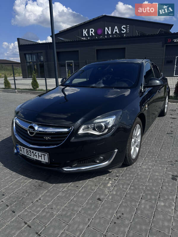 Седан Opel Insignia 2015 в Ивано-Франковске