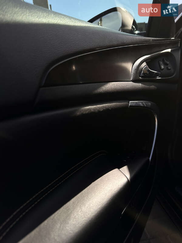 Седан Opel Insignia 2015 в Ивано-Франковске