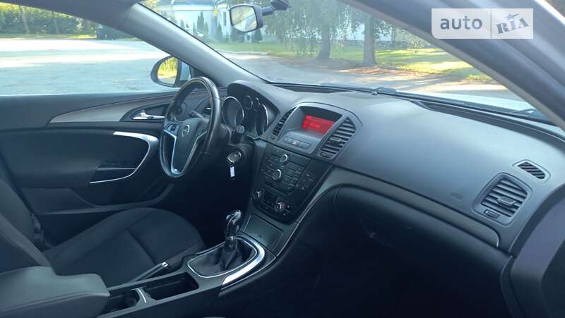 Универсал Opel Insignia 2010 в Звягеле