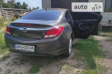 Седан Opel Insignia 2012 в Коростене