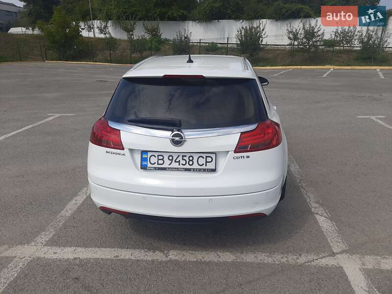 Універсал Opel Insignia 2013 в Ужгороді