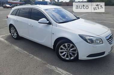 Універсал Opel Insignia 2013 в Ужгороді