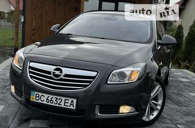 Седан Opel Insignia 2012 в Дрогобичі