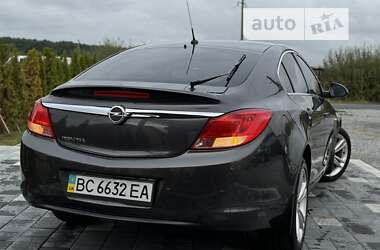 Седан Opel Insignia 2012 в Дрогобичі