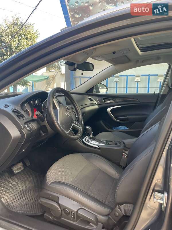 Универсал Opel Insignia 2011 в Чугуеве