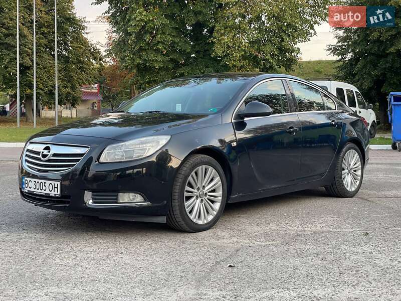 Седан Opel Insignia 2012 в Львове