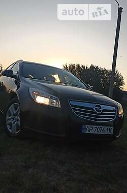 Універсал Opel Insignia 2010 в Запоріжжі