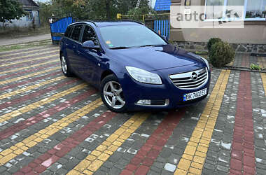 Универсал Opel Insignia 2009 в Сарнах