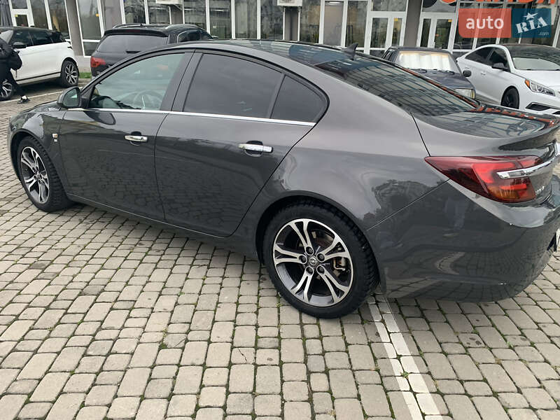 Седан Opel Insignia 2015 в Івано-Франківську