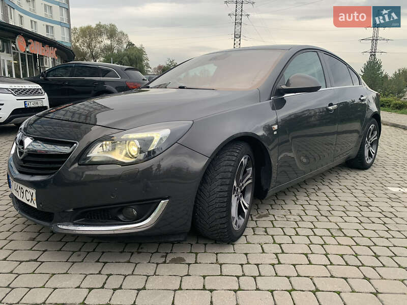 Седан Opel Insignia 2015 в Івано-Франківську
