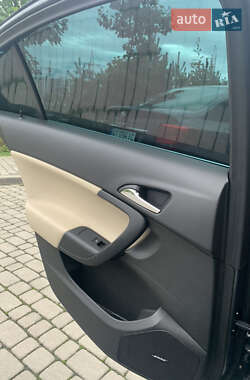 Седан Opel Insignia 2015 в 