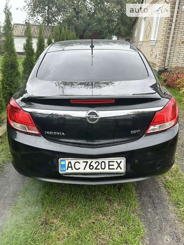 Седан Opel Insignia 2010 в Луцьку