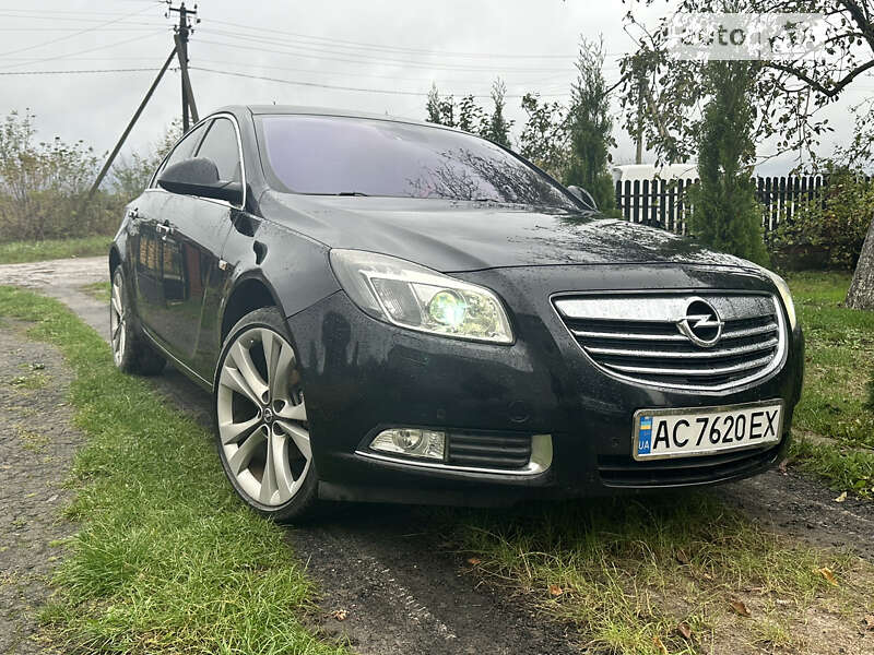 Седан Opel Insignia 2010 в Луцьку