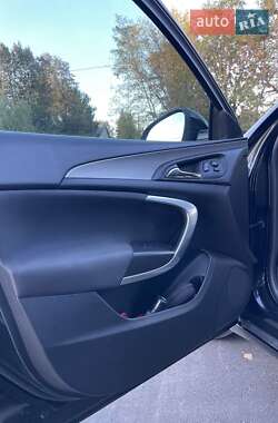 Универсал Opel Insignia 2013 в 
