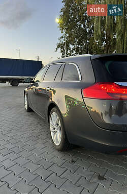 Универсал Opel Insignia 2012 в 