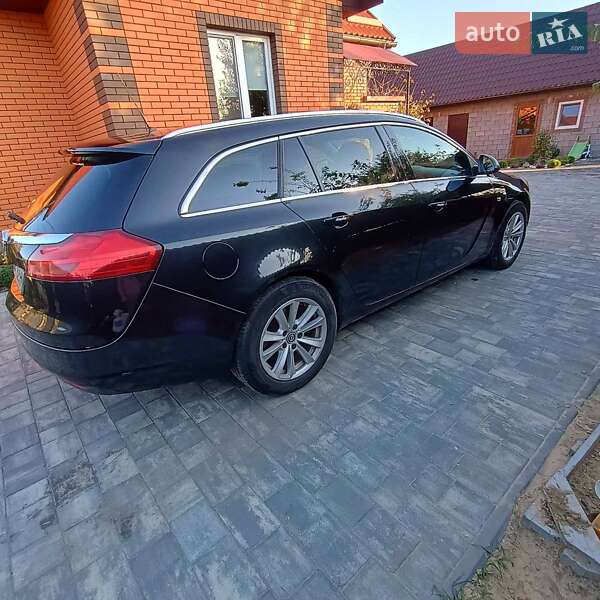 Универсал Opel Insignia 2011 в Сарнах
