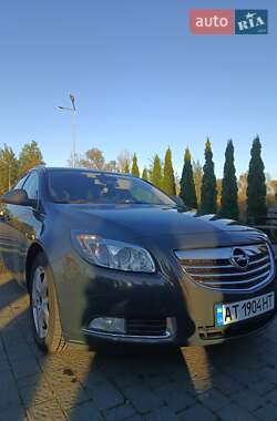 Универсал Opel Insignia 2012 в 