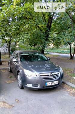 Универсал Opel Insignia 2011 в 