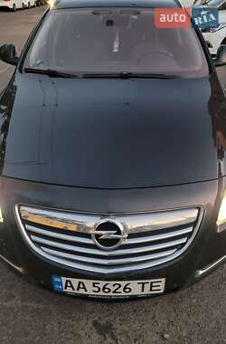 Универсал Opel Insignia 2010 в 