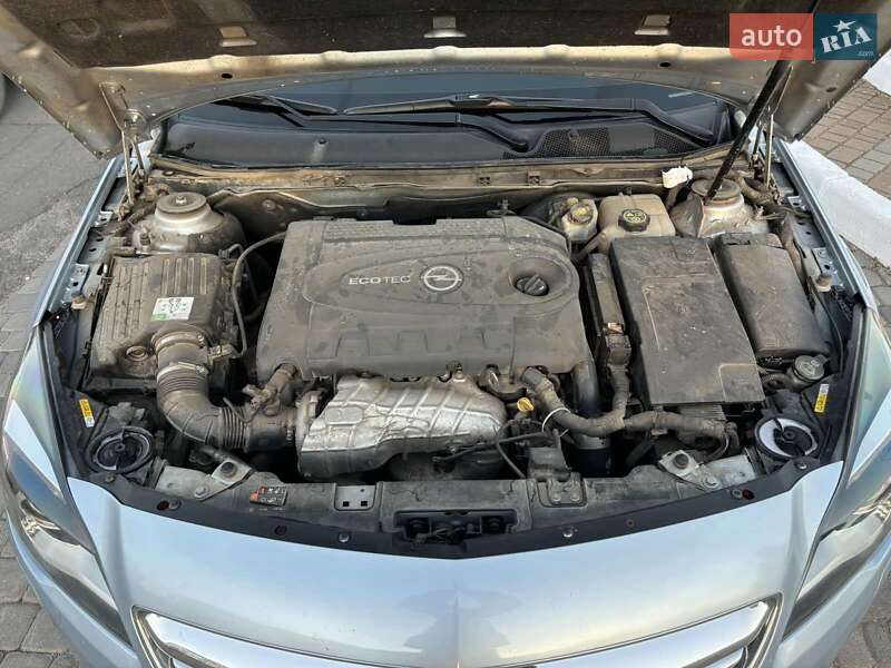 Седан Opel Insignia 2013 в Южному