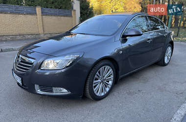 Седан Opel Insignia 2012 в Львове