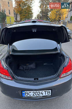 Седан Opel Insignia 2012 в Львові