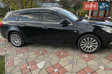 Універсал Opel Insignia 2010 в Чернівцях