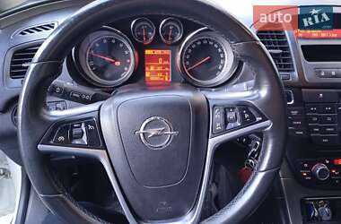 Седан Opel Insignia 2013 в Львове