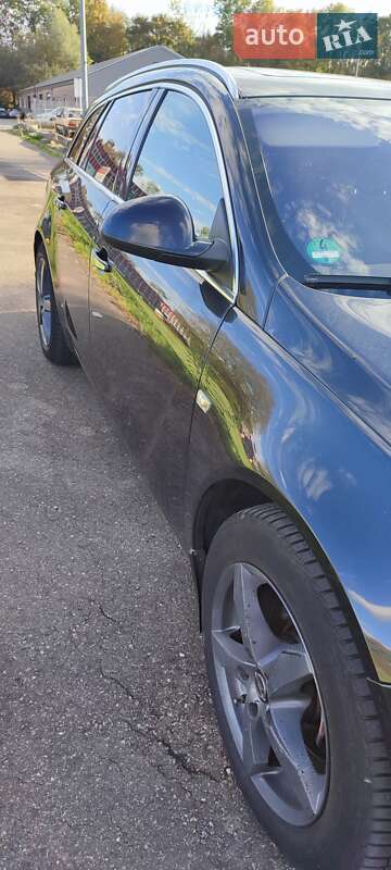 Универсал Opel Insignia 2010 в Киеве