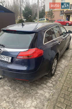 Универсал Opel Insignia 2011 в 
