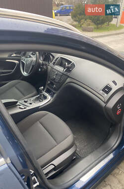 Универсал Opel Insignia 2011 в 