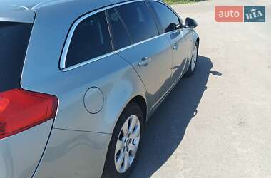 Универсал Opel Insignia 2011 в 